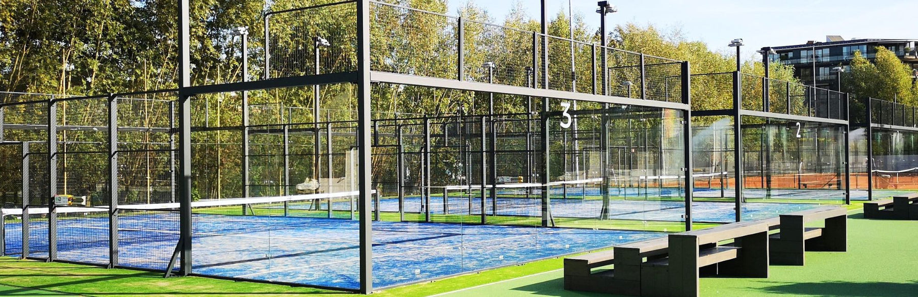 Voorjaarsonderhoud van padelbanen: Zo maak je ze speelklaar