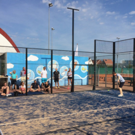 Padel bij nieuwe sloot in Alphen aan de Rijn