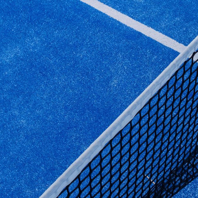 Onderhoud van padelbanen in de zomer: zo houd je de baan in topconditie