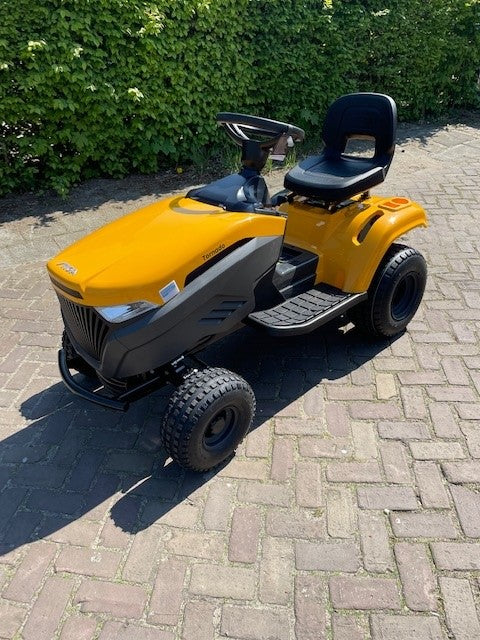 Machines, kruiwagens en walsen voor gravel tennisbanen